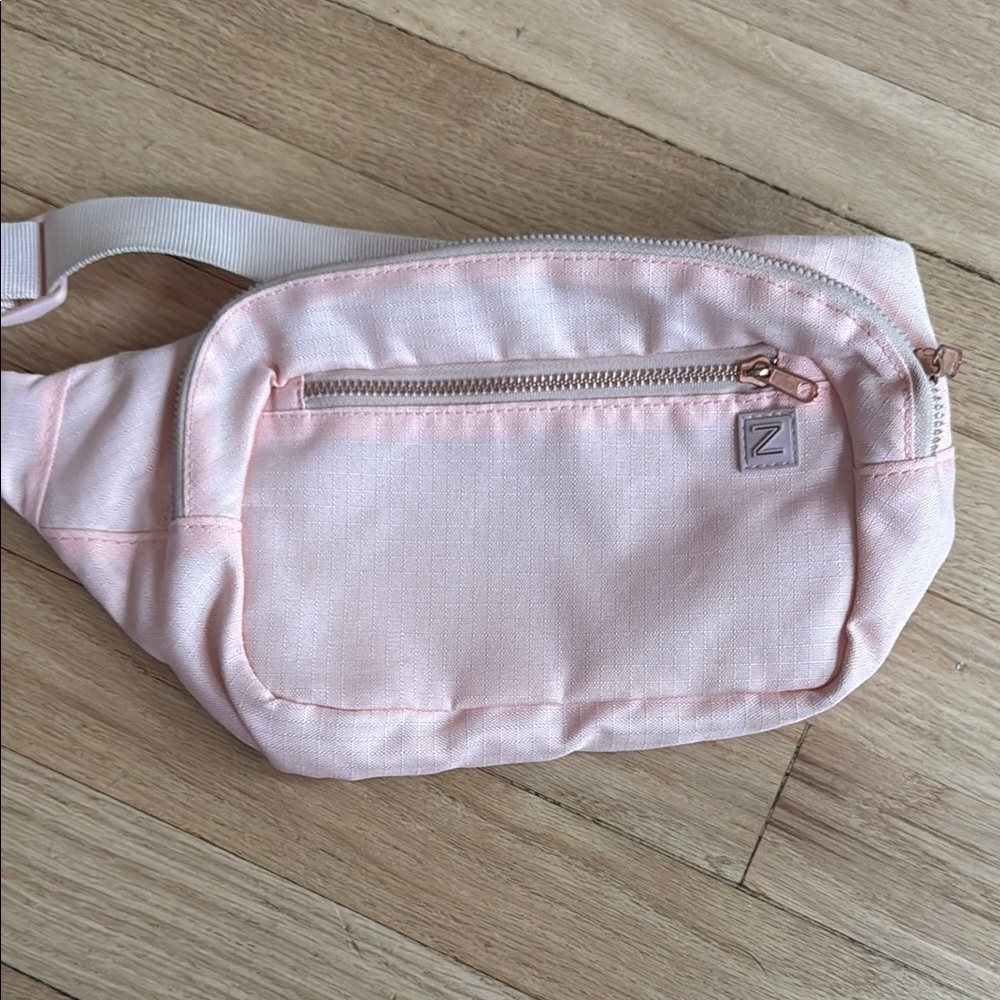 Zobha Crossbody Bag